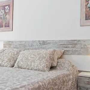 https://marbella-real-2-bedroom-seaside.1costadelsol.com